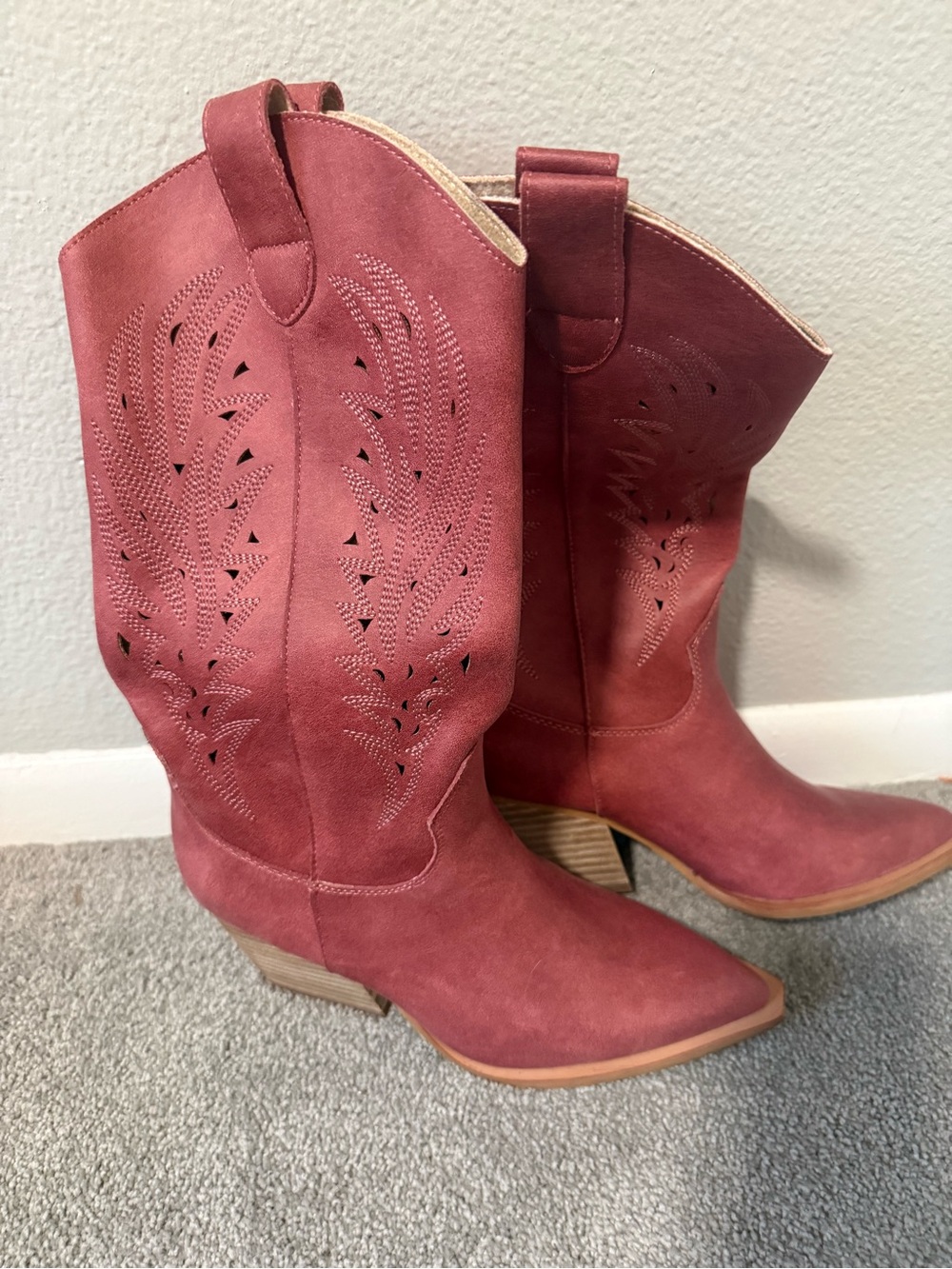 NEW- Women's Red Suede Western Cowgirl Boots